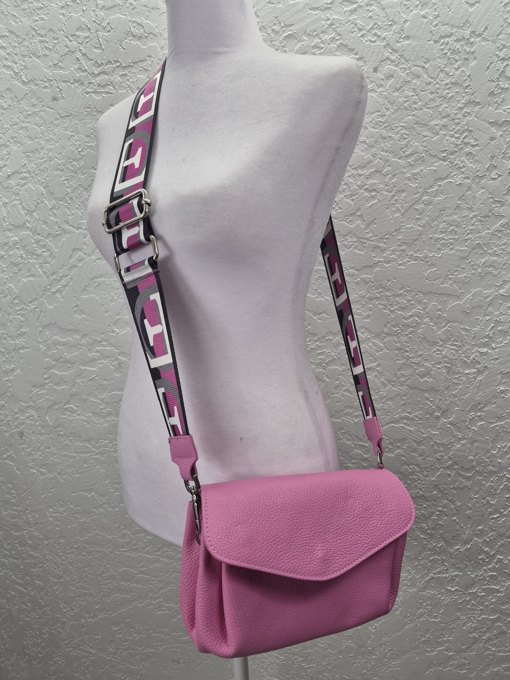 Suge Pink Crossbody Shoulder Bag with Patterned Strap